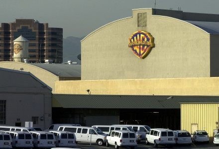 Wytwórnia Warner Bros. zdaje się być mniej krytyczna wobec P2P niż reszta branży rozrywkowej /AFP