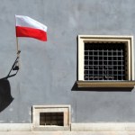 Wywieszasz flagę na 3 maja? O tych zasadach zapomina większość Polaków