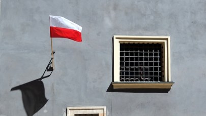 Wywieszasz flagę na 3 maja? O tych zasadach zapomina większość Polaków