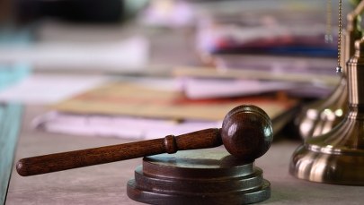 Wywieźli mężczyznę do lasu, gdzie zmarł. B. policjanci skazani