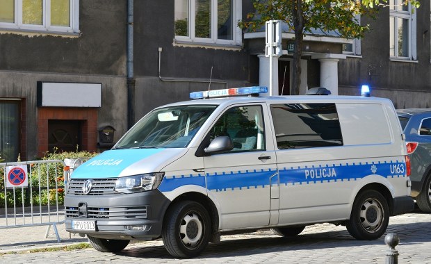 Wywlókł chorą za włosy z mieszkania i zostawił na śmierć. Makabryczna historia z Łodzi