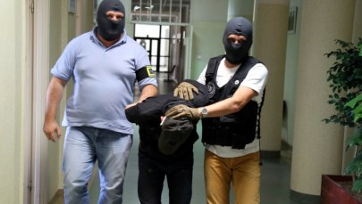 Wywołał alarm bombowy w szpitalu, w którym przebywał prezes PiS. Grozi mu 8 lat więzienia