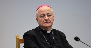 "Wyznajemy wstyd i smutek". Echa raportu komisji ws. diecezji sosnowieckiej