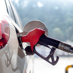 Wyższe ceny paliw efektem postępów w walce z COVID-19?