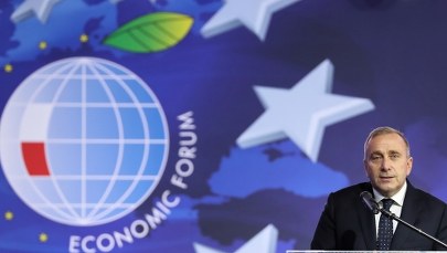 Wyższe pensje, niższe podatki, handel w niedziele. Platforma ujawnia program gospodarczy