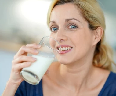 Wzmacnia serce, chroni komórki przed stresem. Ten naturalny napój obniża ciśnienie i cholesterol