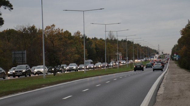 Wzmaga się ruch na drogach dojazdowych do Warszawy /Jakub Rutka /RMF FM