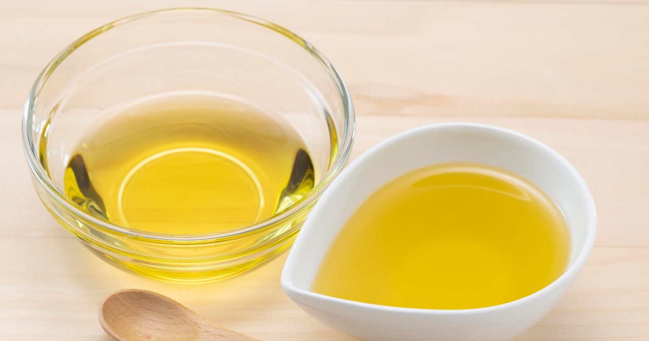 Wzmocnij i wygładź rzęsy tanim olejkiem z migdałów /123RF/PICSEL