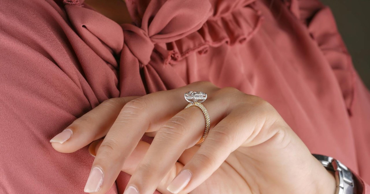 Wzmocnione paznokcie po użyciu pasty z jajka i miodu /The Glorious Studio /Pexels.com