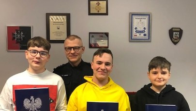 Wzorowa postawa trzech 14-latków. Znaleziony portfel zanieśli na policję