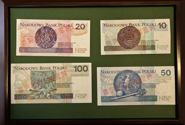 Wzory banknotów zaprezentowane podczas konferencji prasowej we wrześniu 2013 /Rafał Guz /PAP