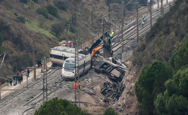 Wzrosła liczba ofiar katastrofy kolejowej w Hiszpanii