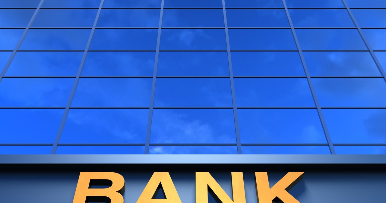 Wzrosną opłaty dla klientów banków /123RF/PICSEL