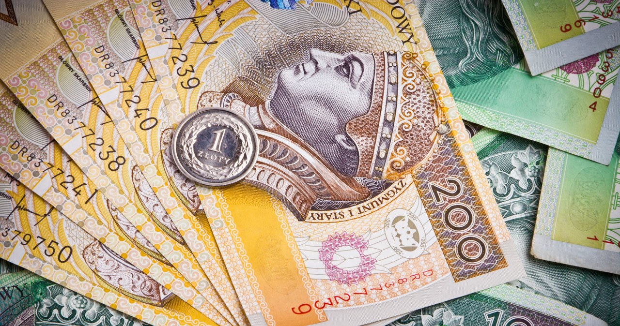 Wzrosną wynagrodzenia pracowników administracji rządowej /123RF/PICSEL