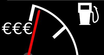 Wzrost cen paliw jest bardziej odczuwalny dla Polaka niż dla Niemca /&copy;123RF/PICSEL