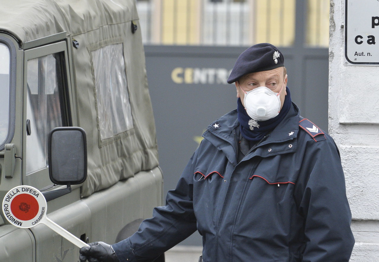 Wzrost liczby zachorowań we Włoszech. Media: Rząd może zamknąć region Lombardii