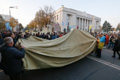 Wzrost napięcia na Ukrainie. Namioty przed budynkiem parlamentu