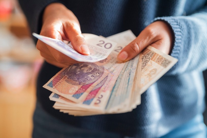 Wzrost opłat i podatków od nowego roku. W portfelach Polaków zostanie mniej pieniędzy