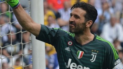 Wzruszające pożegnanie piłkarskiej legendy. „Jesteś numerem jeden!”