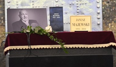 Wzruszający pogrzeb Janusza Majewskiego. Tłumy gwiazd przybyły pożegnać ukochanego reżysera