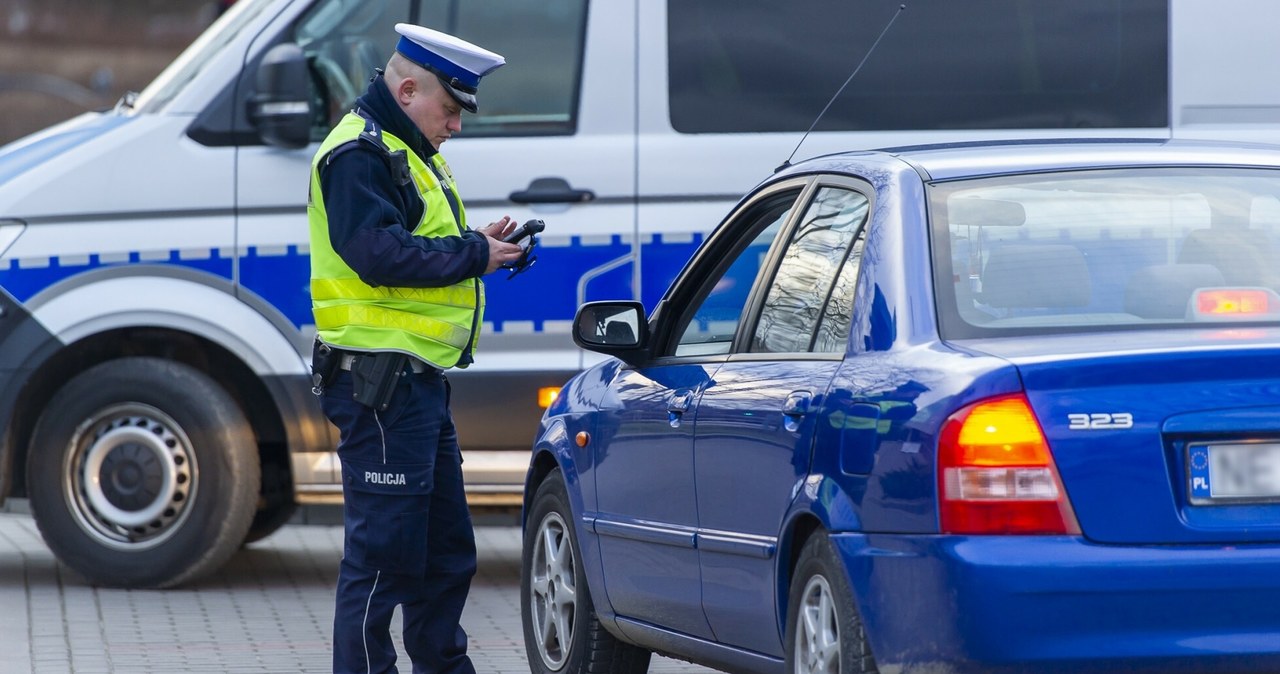 Wzywanie policji do zdarzenia drogowego nie zawsze jest obowiązkowe (zdjęcie ilustracyjne) /Stanislaw Bielski /Reporter