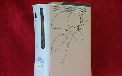 Xbox 360 podpisany przez Sarę Palin /CDA