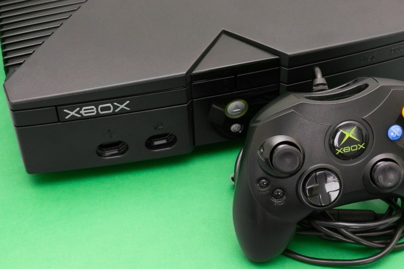 Xbox - pierwsza konsola Microsoftu z 2001 roku /123RF/PICSEL