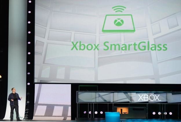 Xbox SmartGlass - rozwiązanie robiące z konsoli hub dla mobilnych urządzeń /AFP