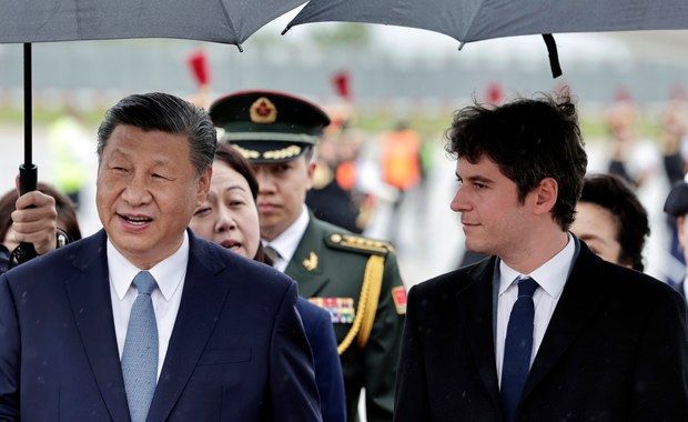 Xi Jinping wylądował we Francji. Pierwsza taka wizyta od 5 lat