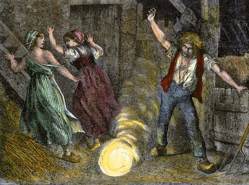XIX-wieczna rycina przedstawiająca zjawisko pioruna kulistego /East News