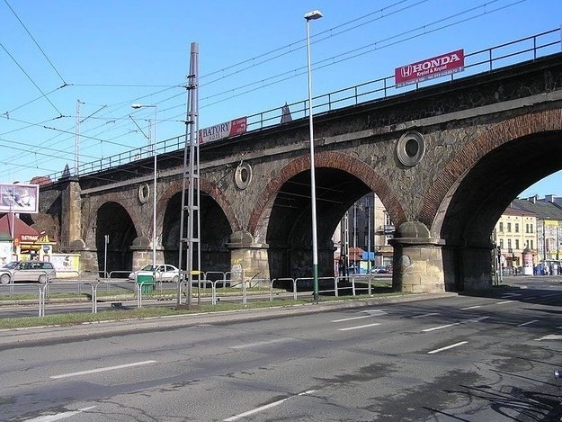 XIX-wieczny wiadukt nad ul. Grzegórzecką (fot. krakow.pl) /Materiały prasowe