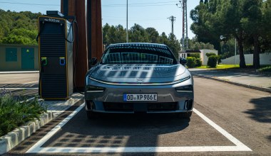 Xpeng P7+ ma 530 km zasięgu i ładuje się w 12 minut. Nie zdążyłem zamówić hot-doga
