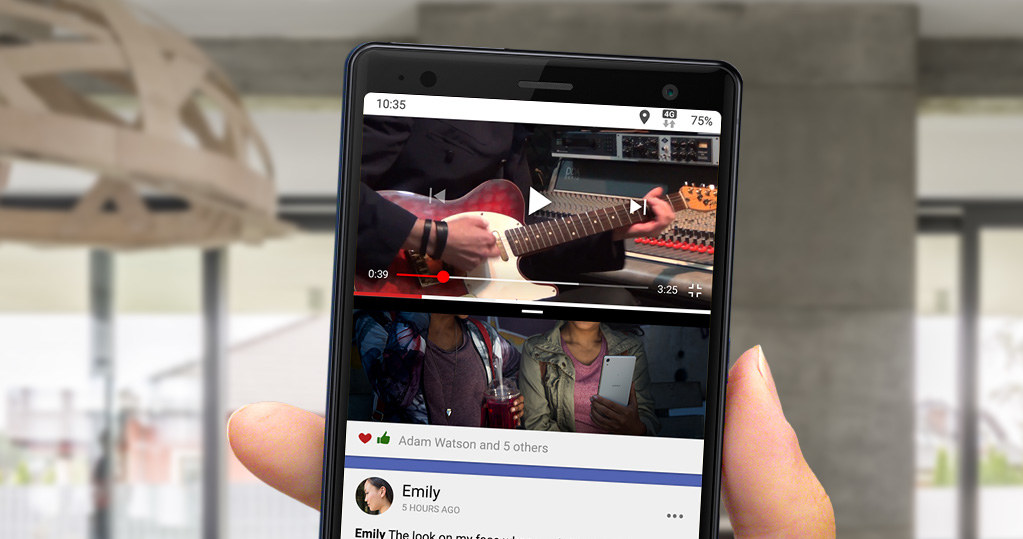 Xperia 10 Plus - przykład multitaskingu /materiały prasowe