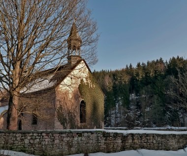 XVI-wieczny kościół przy granicy z Czechami na sprzedaż. "Idealny na salę bankietową"