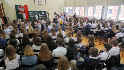 XXX LO w Warszawie - rozpoczęcie roku szkolnego w trzech turach i duże braki kadrowe