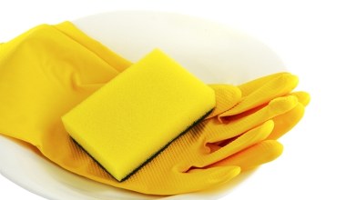 Я чищу цим свої кухонні шафки вже 10 років. Жир відходить миттєво