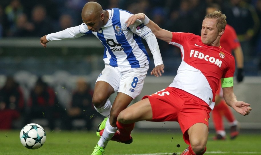 Yacine Brahimi i Kamil Glik /JOSE COELHO /PAP/EPA