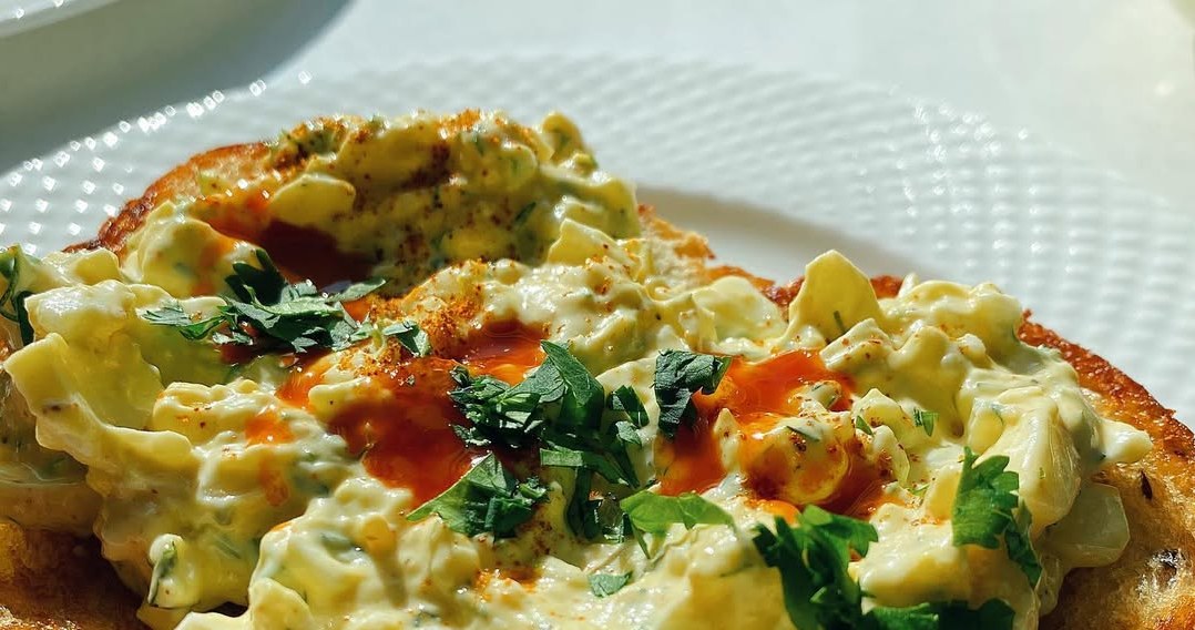 Яєчна паста - класична закуска на великодньому столі. Як подати її оригінально, щоб вразити гостей? /pixabay.com