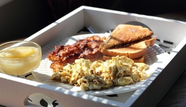 Яєчня-бовтанка з незвичайним додатком. Надовго насичує, дає енергію та допомагає мозку краще працювати