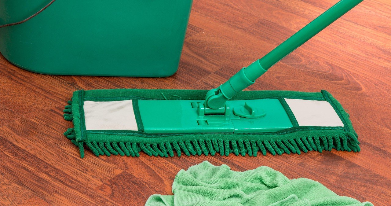 Як мити підлогу, щоб уникнути розводів та плям? /pixabay.com