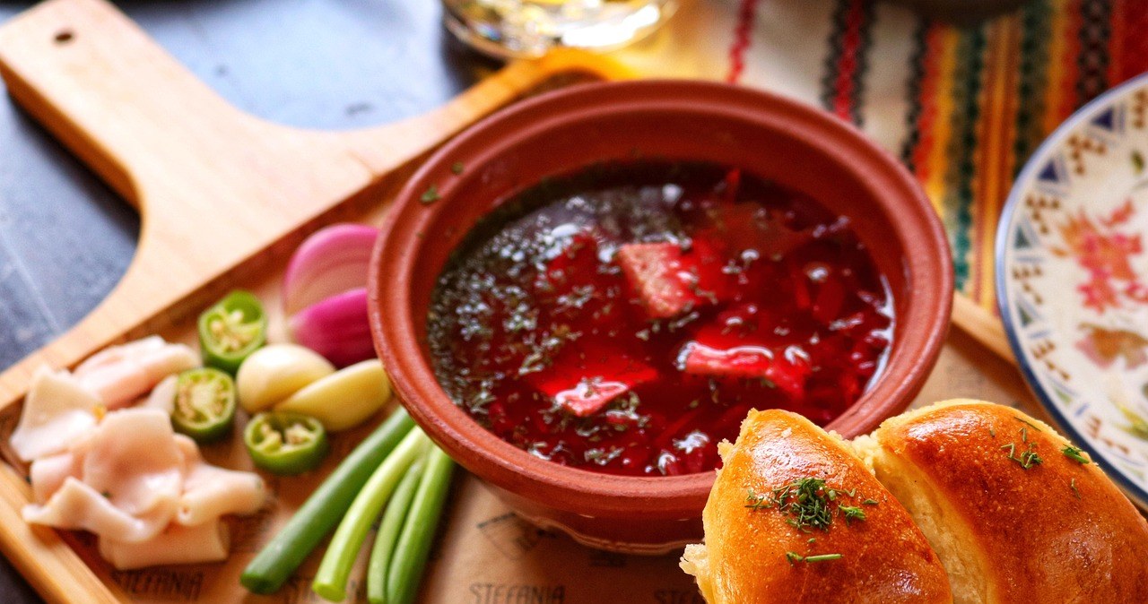 Який інгредієнт додати до борщу, щоб він мав насичений червоний колір? /pixabay.com