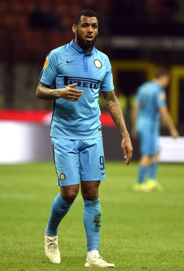 Yann M'Vila ostatnio był wypożyczony do Interu /AFP