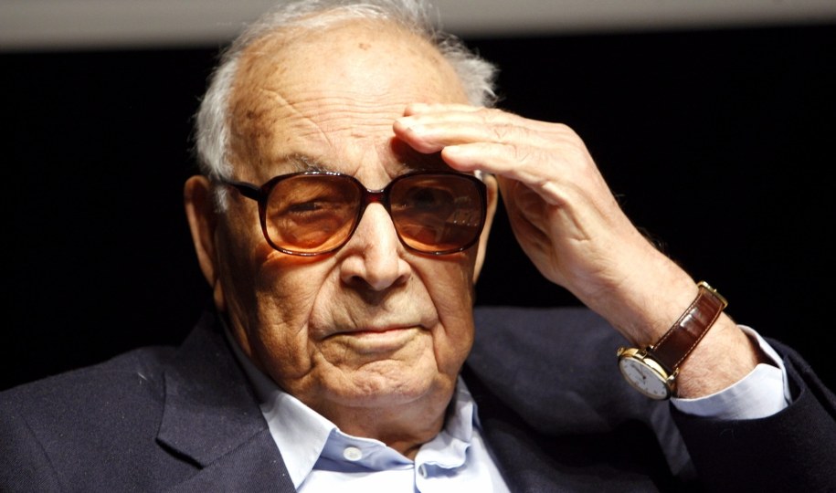 Yasar Kemal zmarł w wieku 92 lat /TOLGA BOZOGLU /PAP/EPA