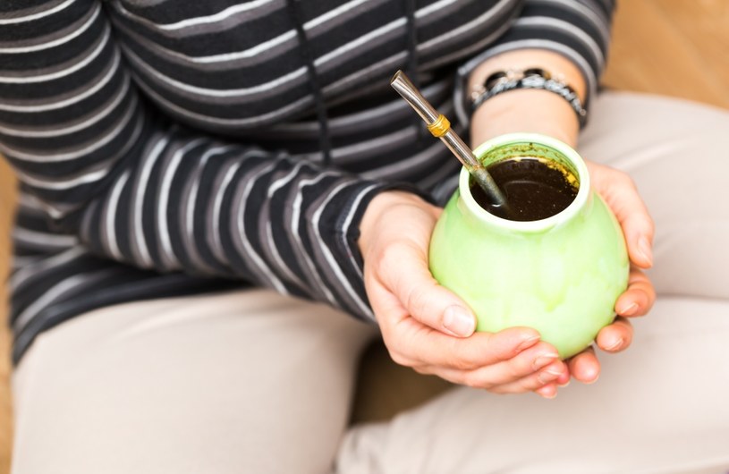 Yerba to modny zamiennik kawy i herbaty. Ceniony za długą listę właściwości zdrowotnych /123RF/PICSEL