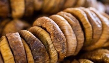 Їжте замість шоколаду. Багатий на клітковину, калій і магній. Трьох штук на день достатньо