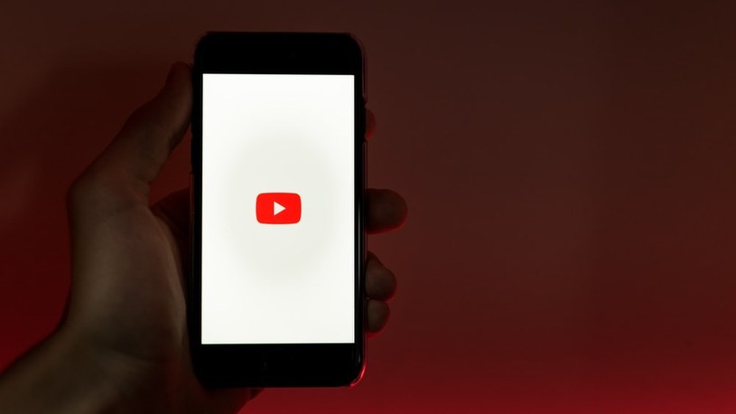 YouTube usuwa wideo z kanału walczącego o prawa człowieka? /Geekweek