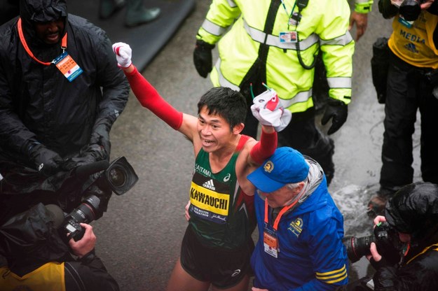 Yuki Kawauchi, zwycięzca maratonu w Bostonie /AFP