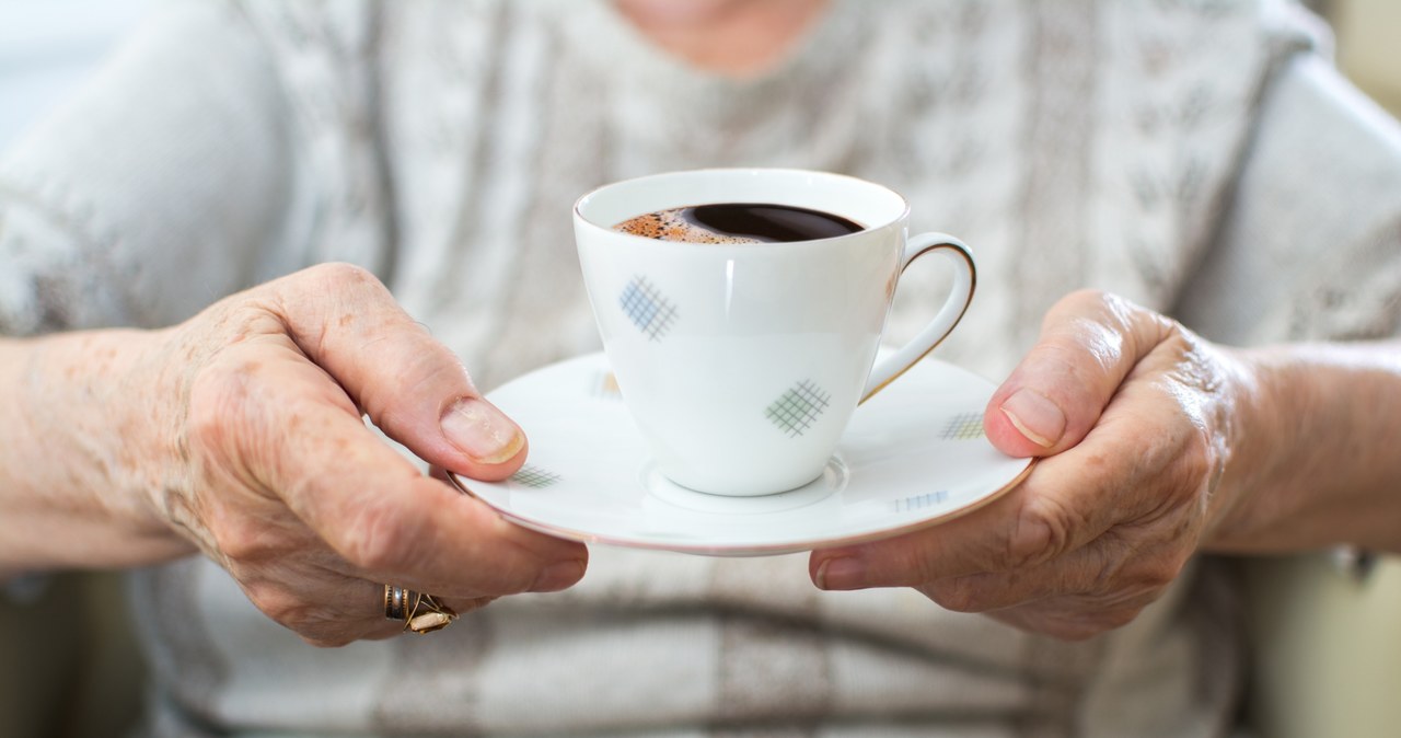 Z badań wynika, że osoby spożywające kawę żyją dłużej niż osoby, które jej nie spożywają /123RF/PICSEL