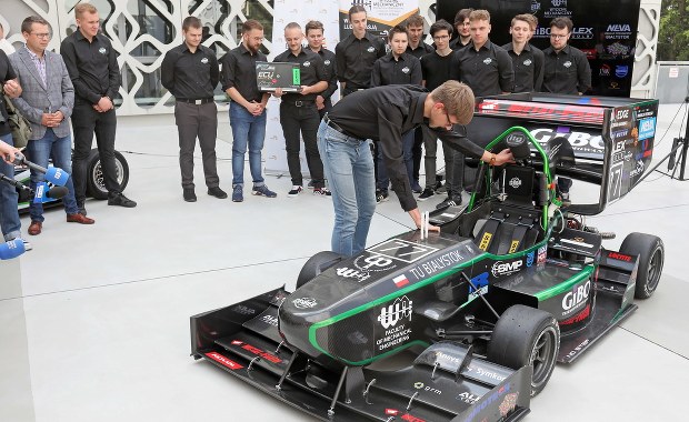 Z Białegostoku na tor F1. Zobacz nowy bolid Cerber Motorsport