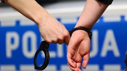 Z bronią w ręku przeciwko ochroniarzowi. Areszt dla złodziei alkoholu